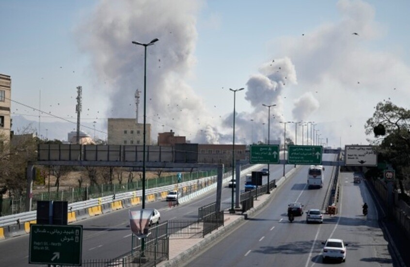 أحدها يعد كابوسا للأمريكيين.. موقع عبري يطرح 3 سيناريوهات للإطاحة بالنظام في إيران