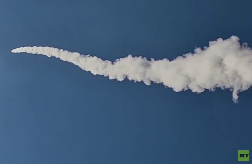 لقطات لإطلاق صواريخ "قدر" و"فتاح" ضمن الموجة  الـ25 من عملية "الوعد الصادق 4"