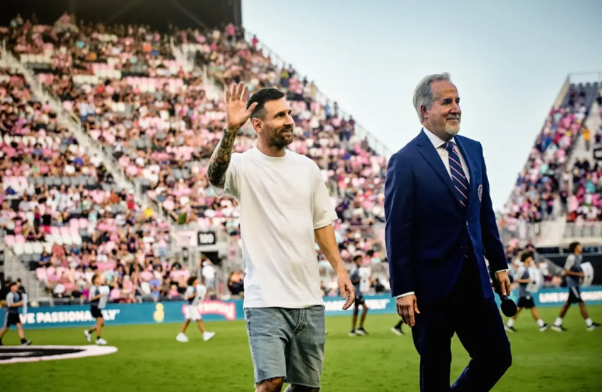 "يستحق كل سنت".. مالك إنتر ميامي يفصح عن راتب ميسي الضخم