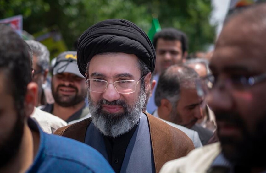 الإعلام البريطاني يثير ضجة بعد طرح اسم المرشد الإيراني المقبل