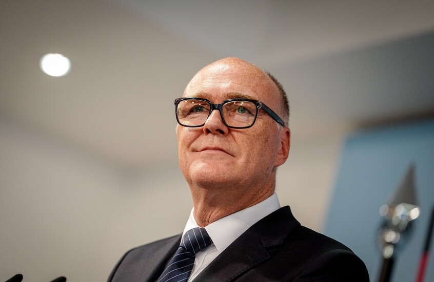 وزير الدفاع السويسري: الهجمات الأمريكية الإسرائيلية على إيران تنتهك القانون الدولي