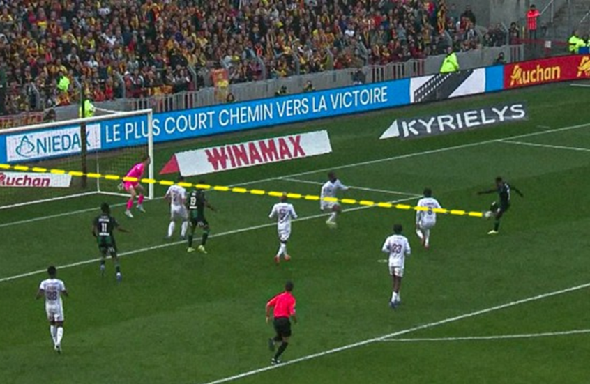 النجم السعودي سعود عبد الحميد يكتب التاريخ في الدوري الفرنسي