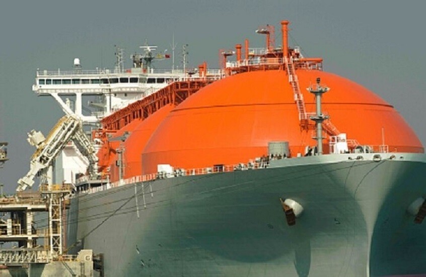 بلومبرغ: الهجوم على مصنع في قطر وإغلاق مضيق هرمز يؤدي إلى تعديل مسارات نقل الغاز