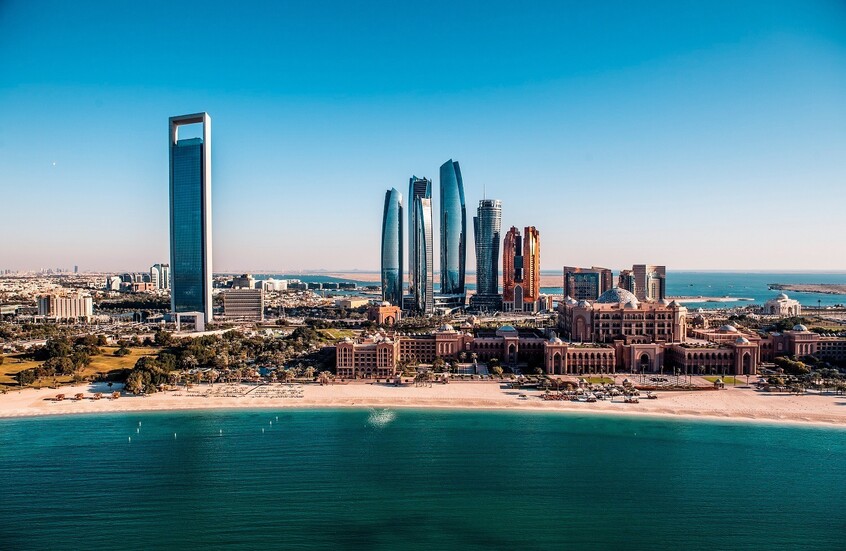 إصابة مواطن مصري في أبوظبي جراء سقوط شظايا عقب اعتراض جوي