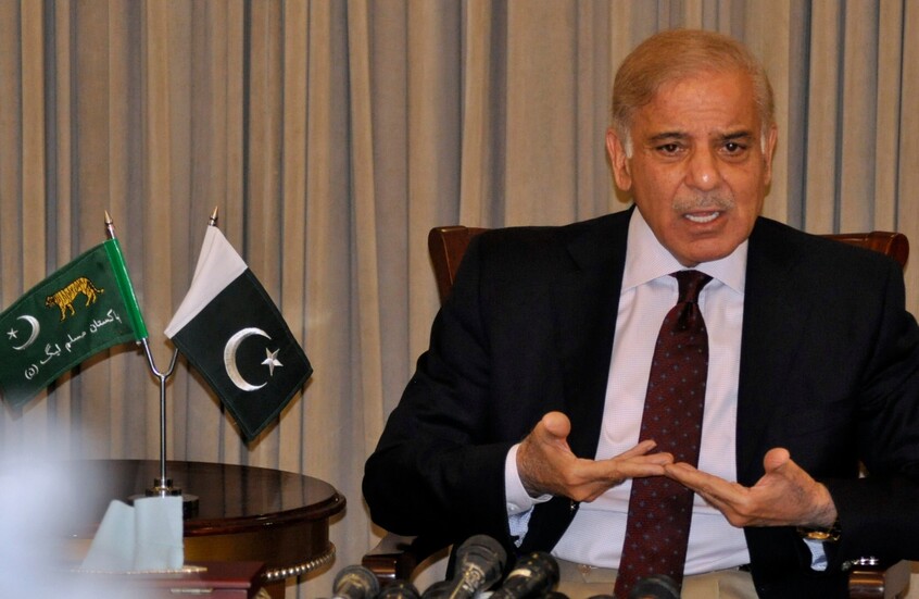 بعد زيادة تاريخية في الأسعار.. شهباز شريف يكشف تفاصيل خطة التقشف الباكستانية