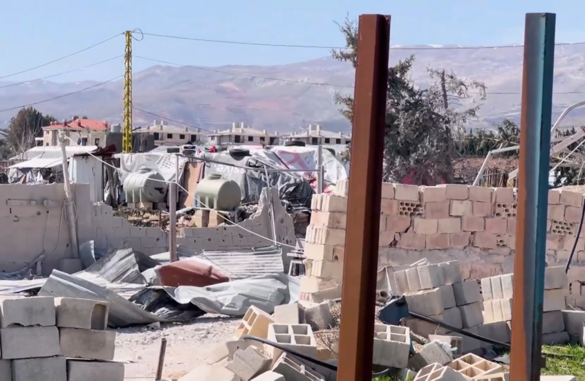 مقتل 10 أفراد من عائلة سورية جراء قصف إسرائيلي لمبنى في لبنان