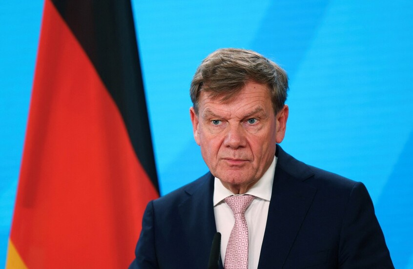 عطل فني مفاجئ يحجز وزير الخارجية الألماني في مطار الرياض