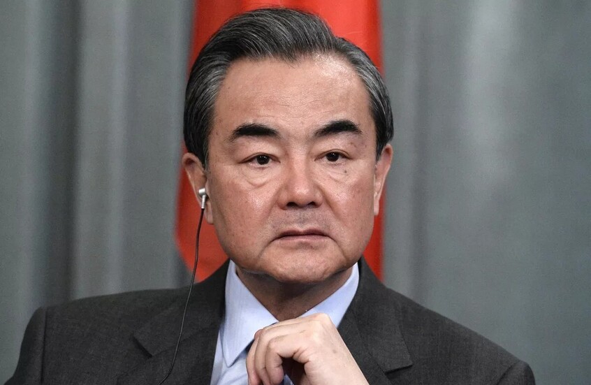 الصين تدعو أطراف الصراع في الشرق الأوسط إلى "الضغط على زر التوقف" لكبح دوامة التصعيد في المنطقة