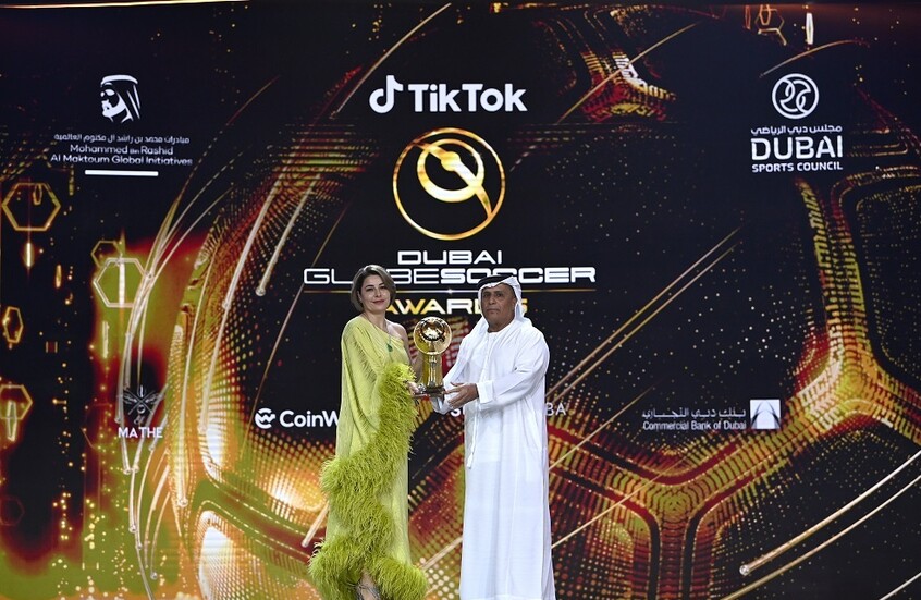 وكيلة أعمال هالاند ترد على أنباء تحرك برشلونة لضمه