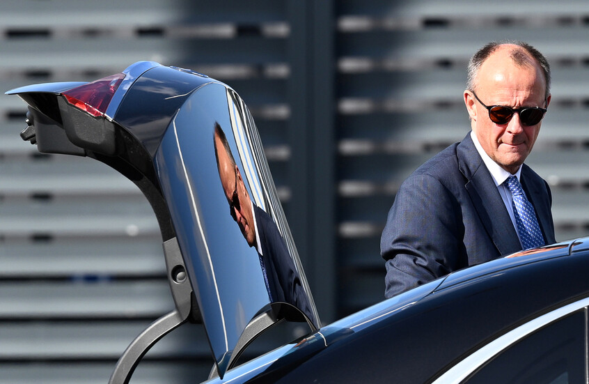 ميرتس يزور قاعدة فضائية شمال النرويج