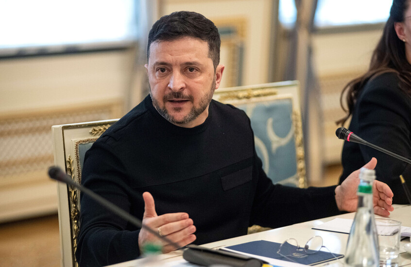 وصول زيلينسكي إلى باريس للقاء ماكرون