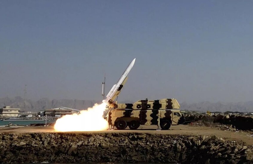 صحافي بريطاني: الضربات الإيرانية على الشرق الأوسط ستجبر واشنطن على تقديم "تنازلات كبرى"