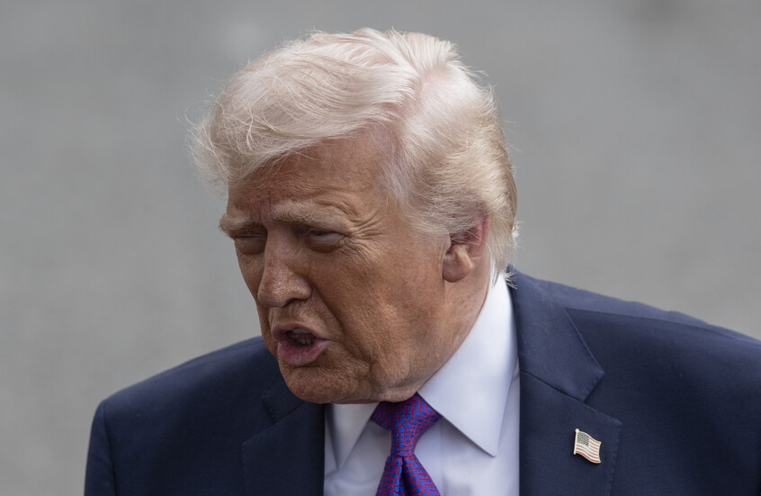 ترامب: الجيش الأمريكي دمر بالكامل كل الأهداف العسكرية في  جزيرة "خرج" الإيرانية