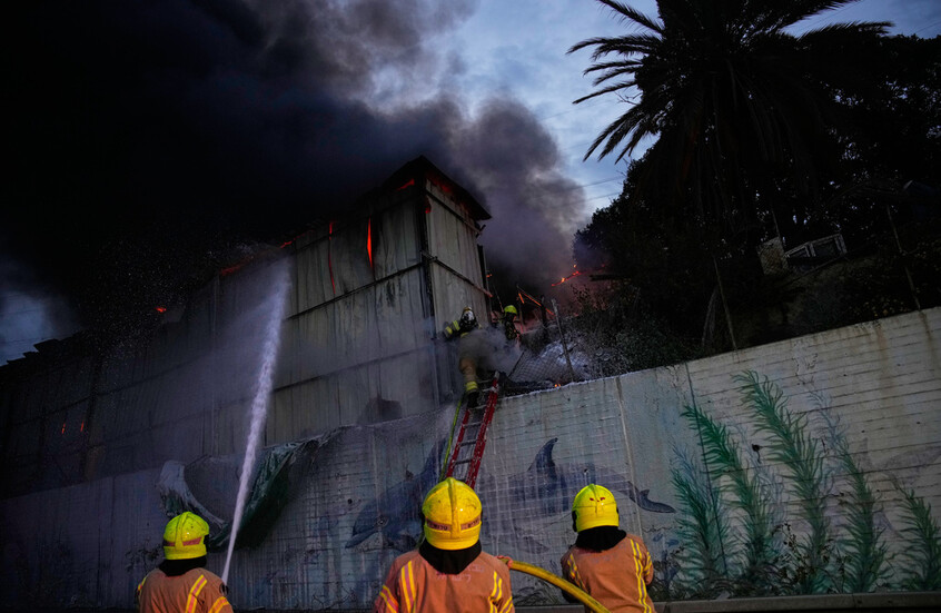 اسرئيل تتعرض لهجوم صاروخي متواصل ومزدوج من إيران وحزب الله (تحديث مستمر وفيديوهات)