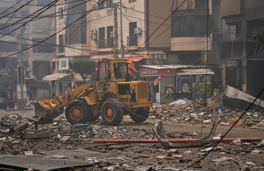 الجيش الإسرائيلي يوجه إنذارات إخلاء لسكان الضاحية الجنوبية لبيروت ويستهدف مواقع لـ"حزب الله"