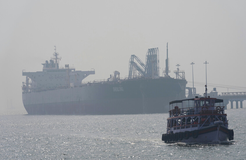 "وول ستريت جورنال": إدارة ترامب تخطط للإعلان عن تحالف لمرافقة السفن في مضيق هرمز