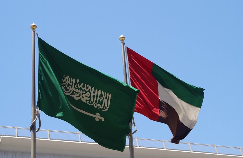 ولي العهد السعودي يبحث مع رئيس الإمارات التصعيد في المنطقة