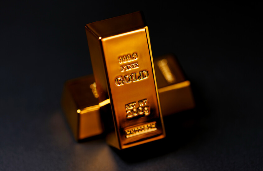 تحركات محدودة للذهب مع صعود النفط وتراجع الدولار