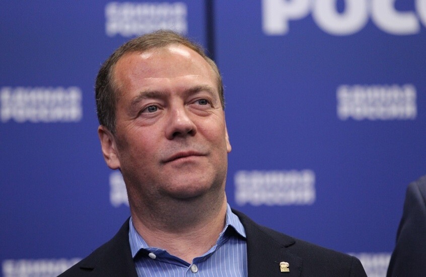 ميدفيديف يشكر صناع مسلسل "عشر قصص حب وموت" لتوثيق ملاحم دونباس