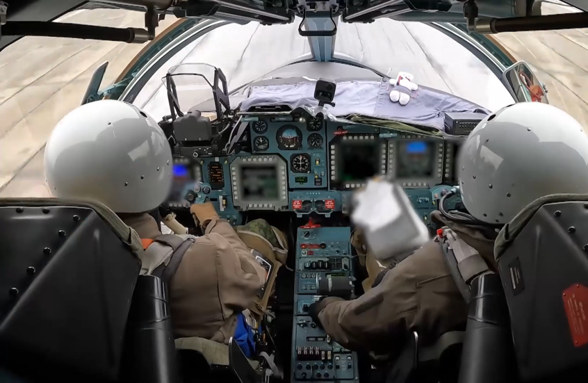 طلعات قتالية لمقاتلات سو-34 في منطقة العملية العسكرية الخاصة