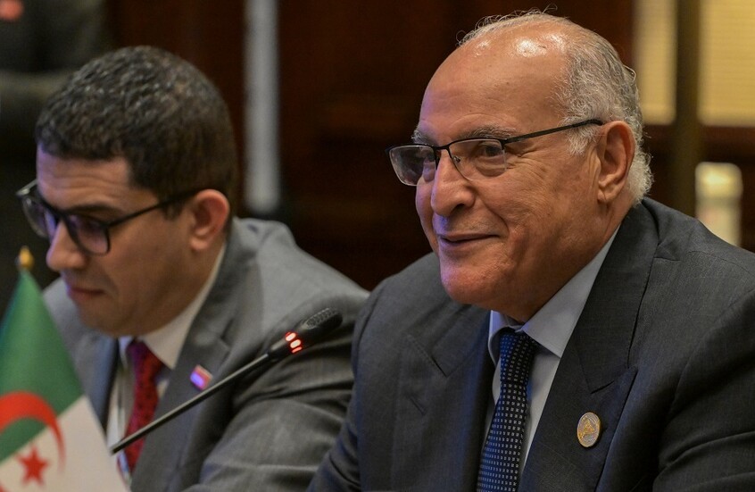 محادثة أولى منذ أشهر بين وزيري خارجية فرنسا والجزائر