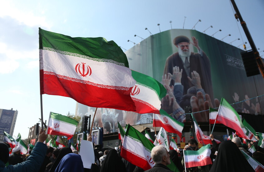 واشنطن بوست نقلا عن الاستخبارات الأمريكية: النظام الإيراني يترسخ رغم الضربات المكثفة