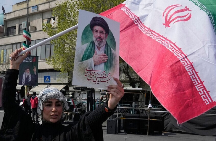 ترقب لظهور مجتبى خامنئي وطهران تعد برسالة "قريبة جدا" للمرشد الجديد