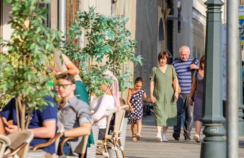 "بطاقة الأجداد والأحفاد".. مبادرة روسية لربط الأجيال عبر أنشطة ثقافية مجانية