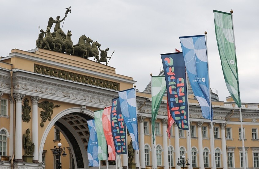 سانت بطرسبرغ خلال المنتدى الدولي الحادي عشر للثقافات المتحدة في سانت بطرسبرغ