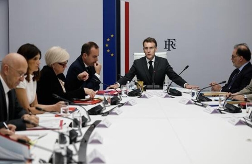 ماكرون يرفض المشاركة في عمليات مضيق هرمز حاليا ويعرض المساعدة بعد "التهدئة"