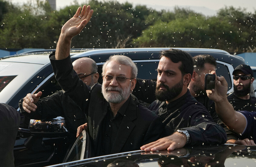 الرئيس الإيراني يتوعد بـ"الانتقام القاسي" لمقتل علي لاريجاني