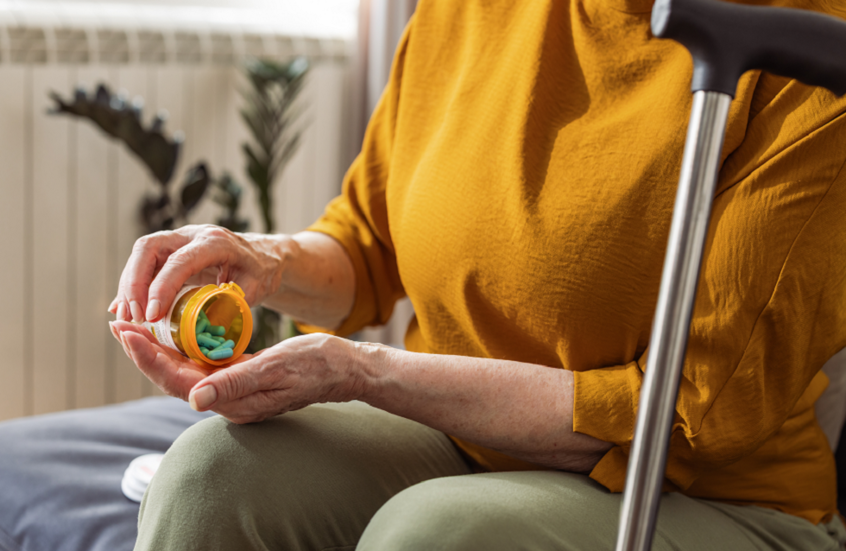 أدوية شائعة لهشاشة العظام تحمي الدماغ وتخفض خطر الخرف