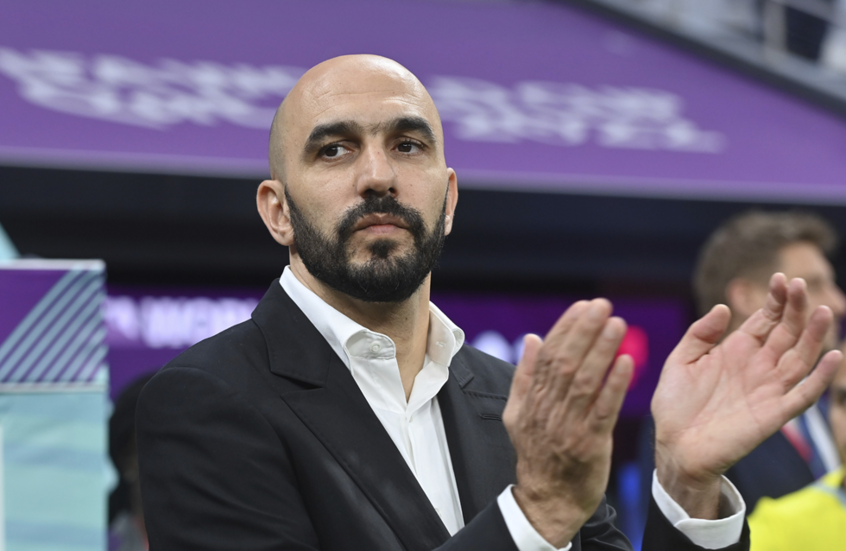 "مفاجأة ثانية بعد التتويج".. هل يقود الركراكي منتخب المغرب في كأس العالم؟