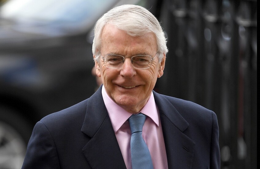 رئيس الوزراء البريطاني الأسبق جون ميجور