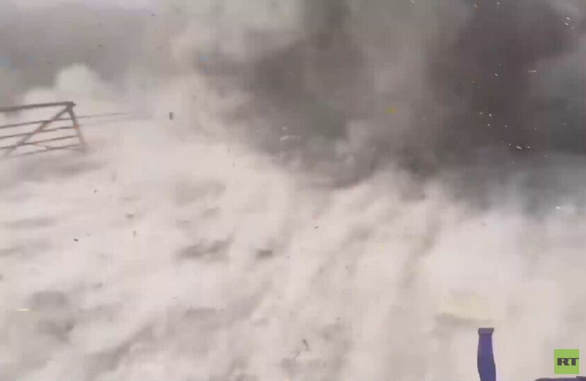 جنوب لبنان.. لحظة إصابة مراسل RT ستيف سويني ومصوره بهجوم إسرائيلي