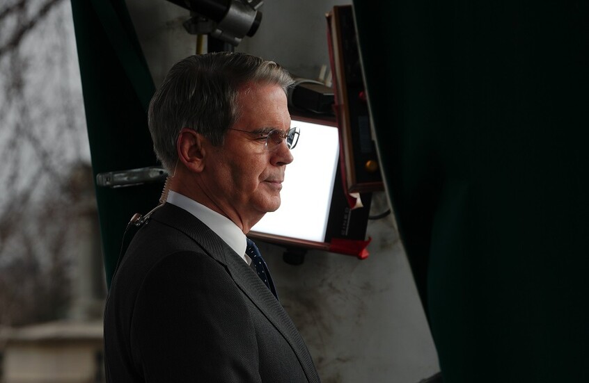 الولايات المتحدة قد ترفع العقوبات المفروضة على بعض النفط الإيراني