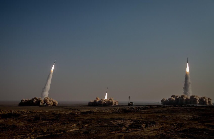 الحرس الثوري يعلن شن هجوم شامل على إسرائيل والقواعد الأمريكية بمنظومات فائقة الثقل ومتعددة الرؤوس