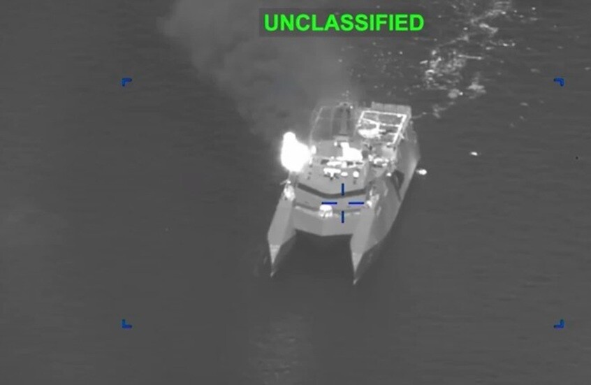 القوات الأمريكية تنفذ ضربات دقيقة ضد أهداف عسكرية إيرانية.