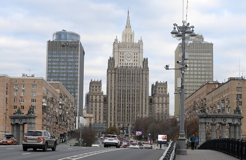 الخارجية الروسية تطالب السلطات الأمريكية بإلغاء متطلبات التأشيرة التمييزية للمواطنين الروس