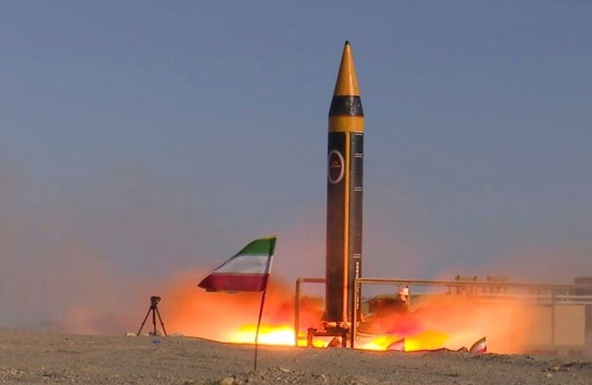 الحرس الثوري الإيراني يعلن استخدام صاروخ مطور في عراد والجيش الإسرائيلي ينفي