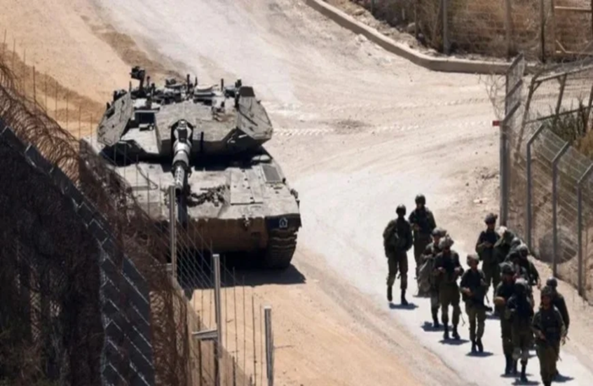 الجيش الإسرائيلي يستحدث سياجا يثير مخاوف الأهالي في ريف درعا الغربي بسوريا ويقضم المزيد من الأراضي