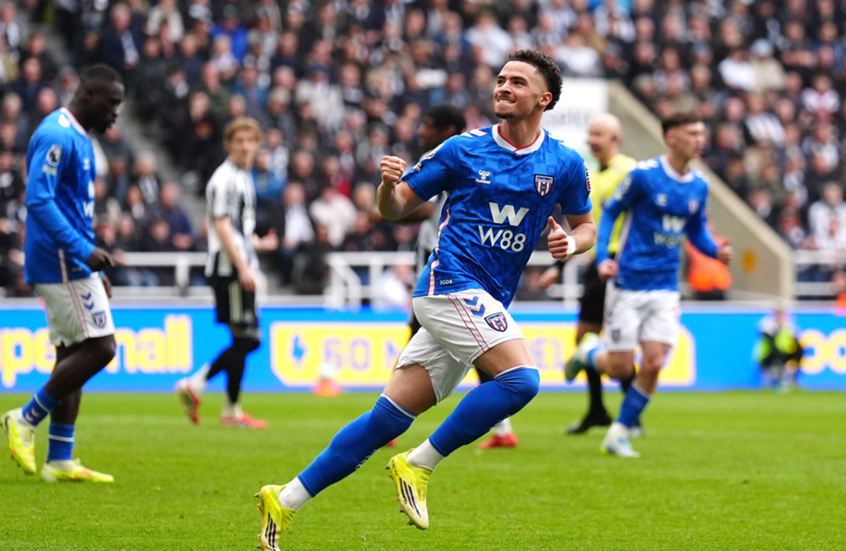 طالبي يتألق ويساهم في فوز سندرلاند على نيوكاسل