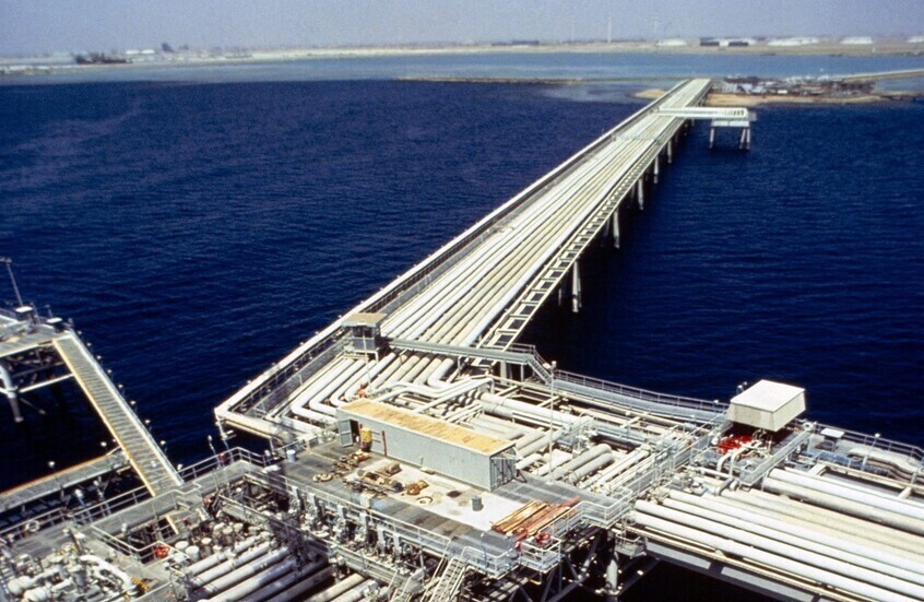 وكالة: أرامكو تطلب من المشترين الاكتفاء باستلام الخام العربي الخفيف من ينبع خلال أبريل