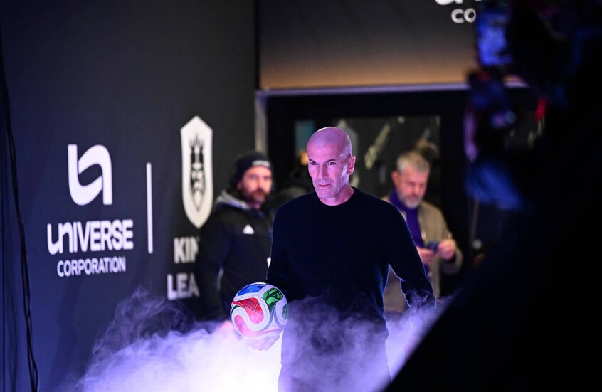 زيدان يعود.. الأسطورة الفرنسية على أعتاب تدريب منتخب "الديوك"