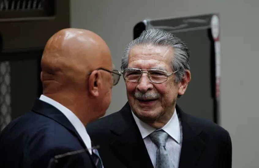 هذا ما كان من صاحب مبدأ "الفاصوليا والبندقية"!