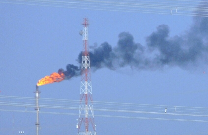 "رويترز": سينوبك الصينية لن تشتري النفط الإيراني