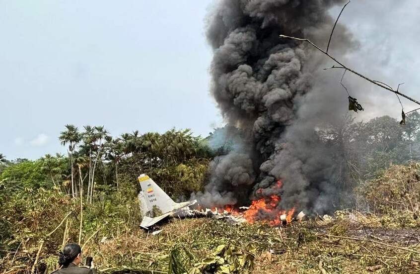رئيس كولومبيا يلقي باللوم على سلفه في حادث تحطم الطائرة