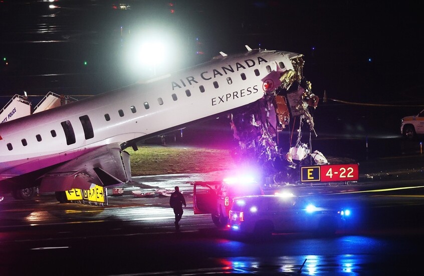 قبل واقعة اصطدام طائرة بسيارة الإطفاء في نيويورك.. طيارون أطلقوا صرخة تحذير لم يسمعها أحد