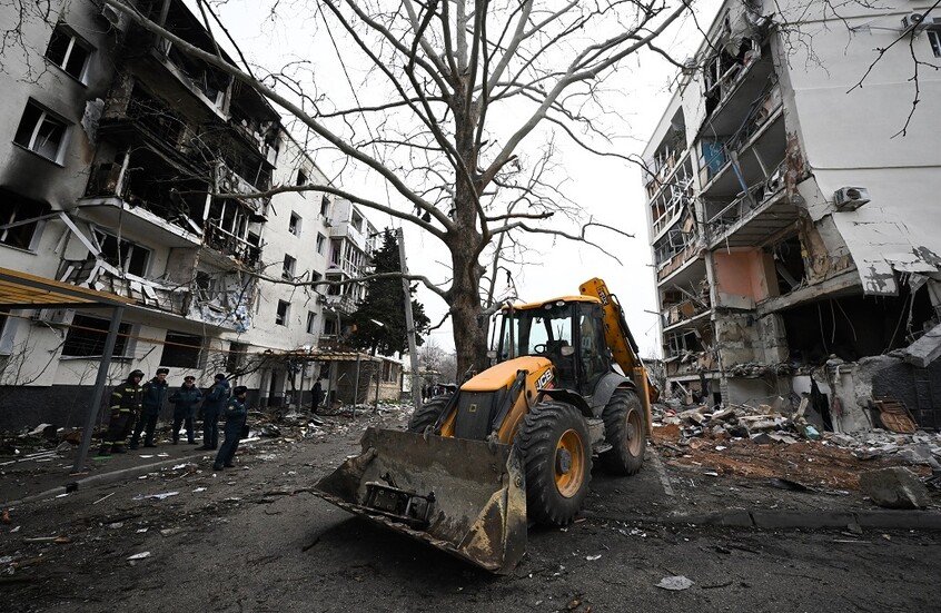 انفجار غامض في مبنى سكني في سيفاستوبول الروسية يخلف قتيلا وجرحى (فيديو)