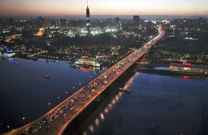 مصر تعلن موعد تطبيق خطة عاجلة لإغلاق المحال العامة والتجارية